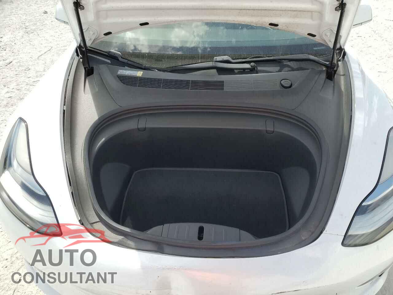TESLA MODEL 3 2018 - 5YJ3E1EA3JF047676