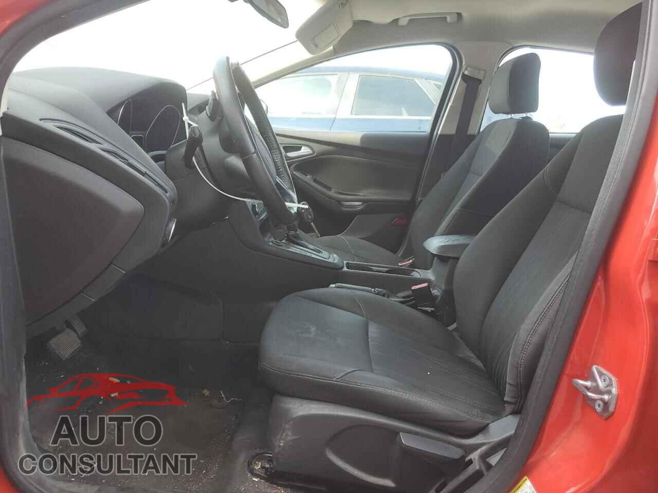 FORD FOCUS 2016 - 1FADP3F2XGL301395