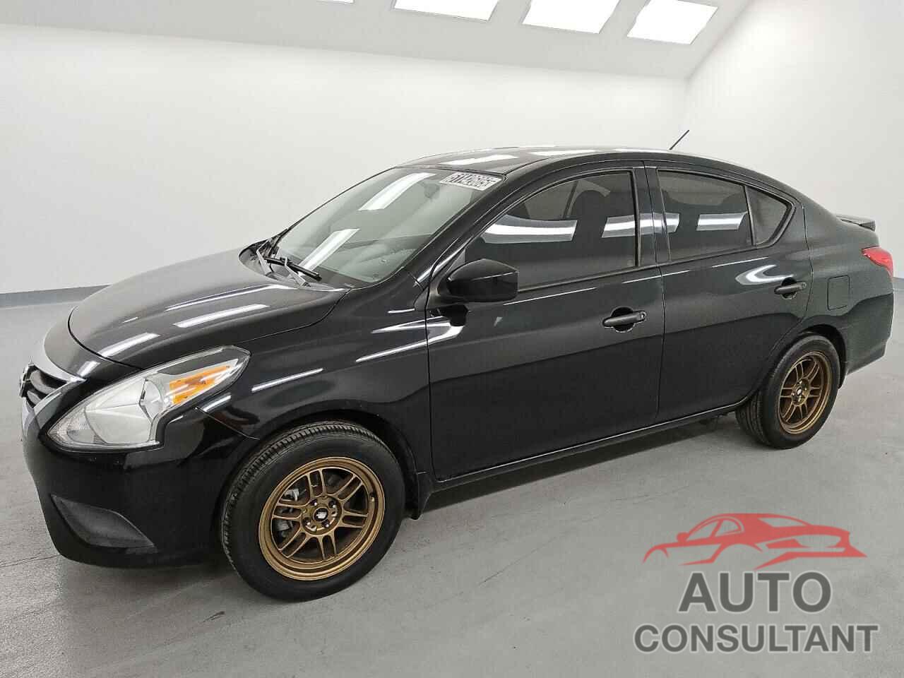 NISSAN VERSA 2018 - 3N1CN7AP8JL883646