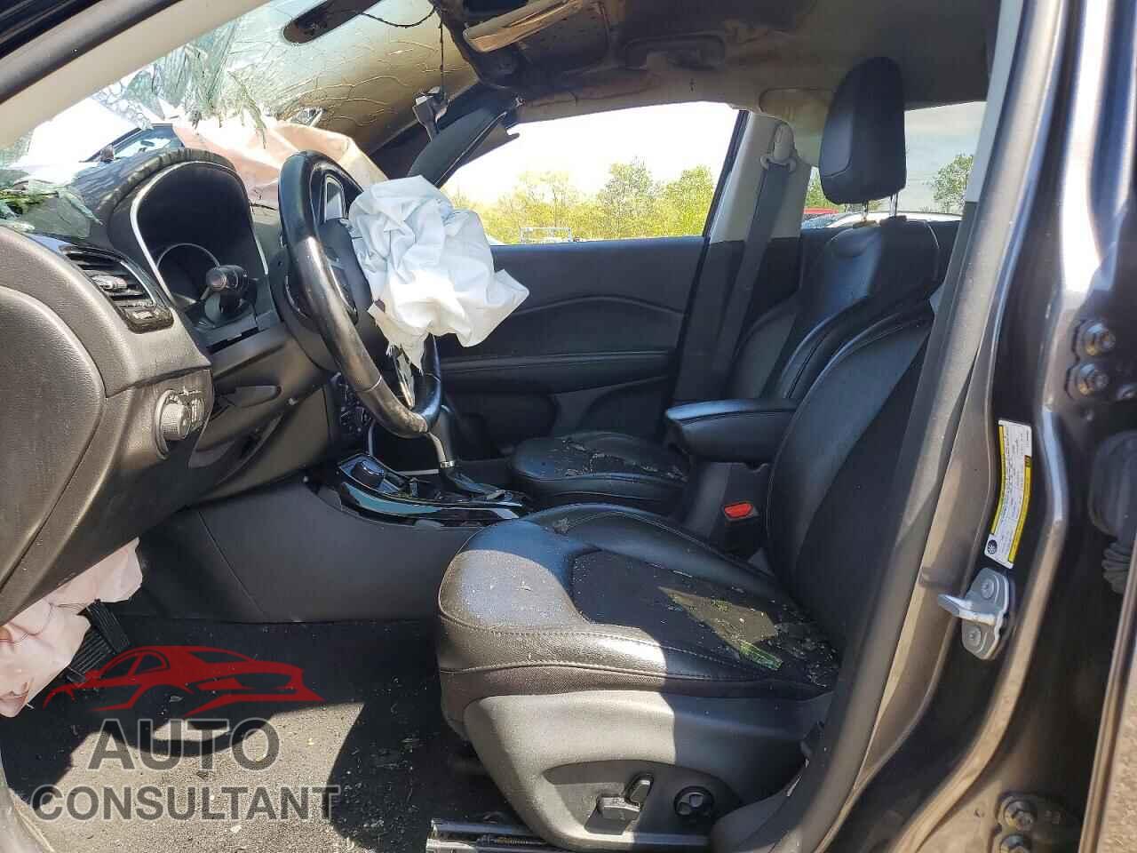 JEEP COMPASS 2020 - 3C4NJDBB8LT155489