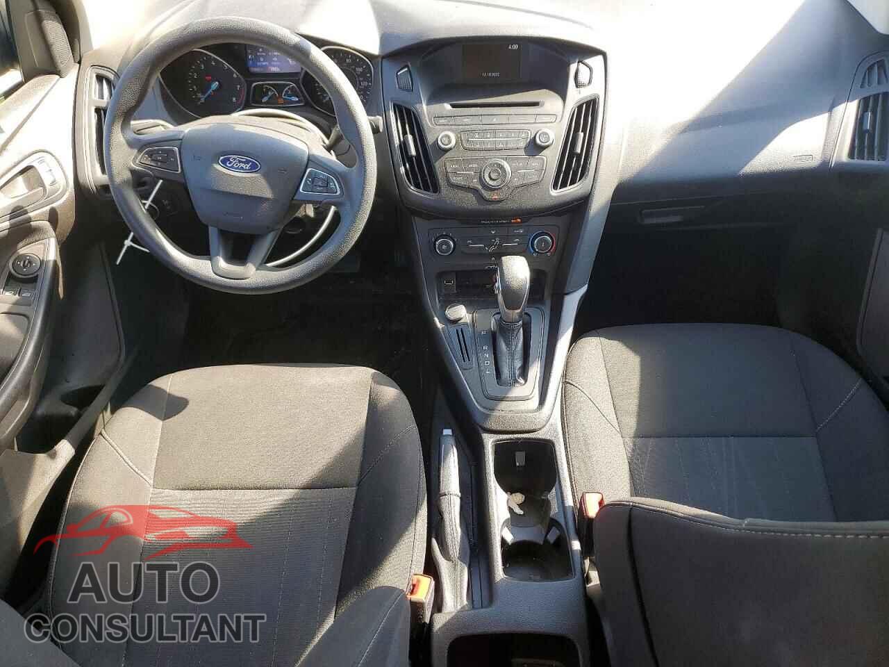 FORD FOCUS 2017 - 1FADP3E25HL251251