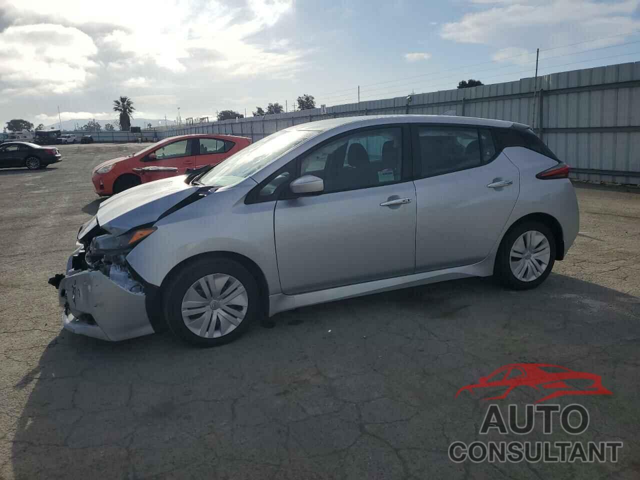 NISSAN LEAF 2023 - 1N4AZ1BV8PC556452