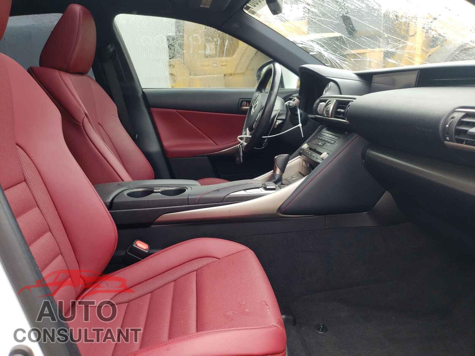 LEXUS IS 2017 - JTHCE1D24H5013928