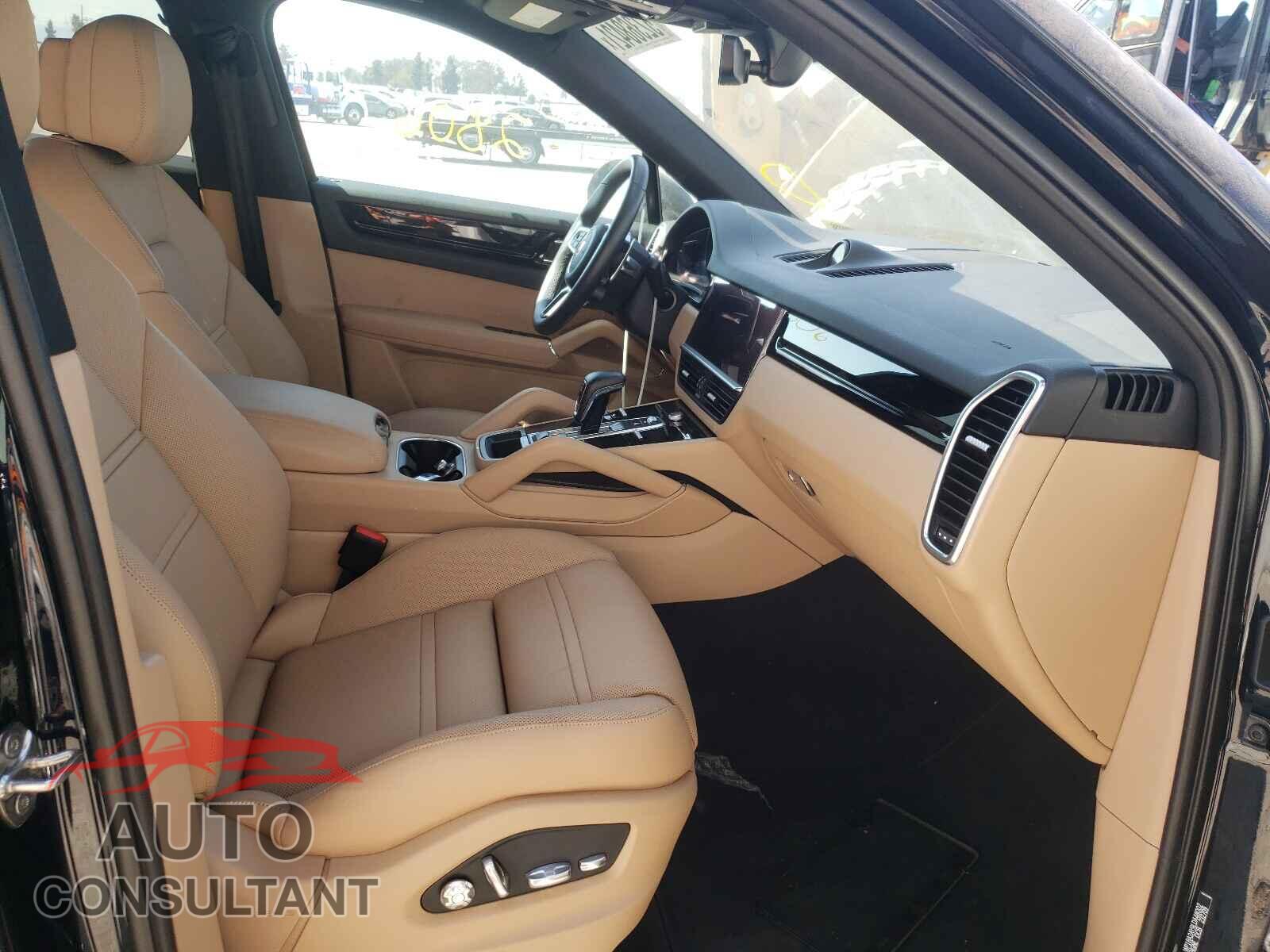 PORSCHE CAYENNE 2020 - WP1BA2AY9LDA48002