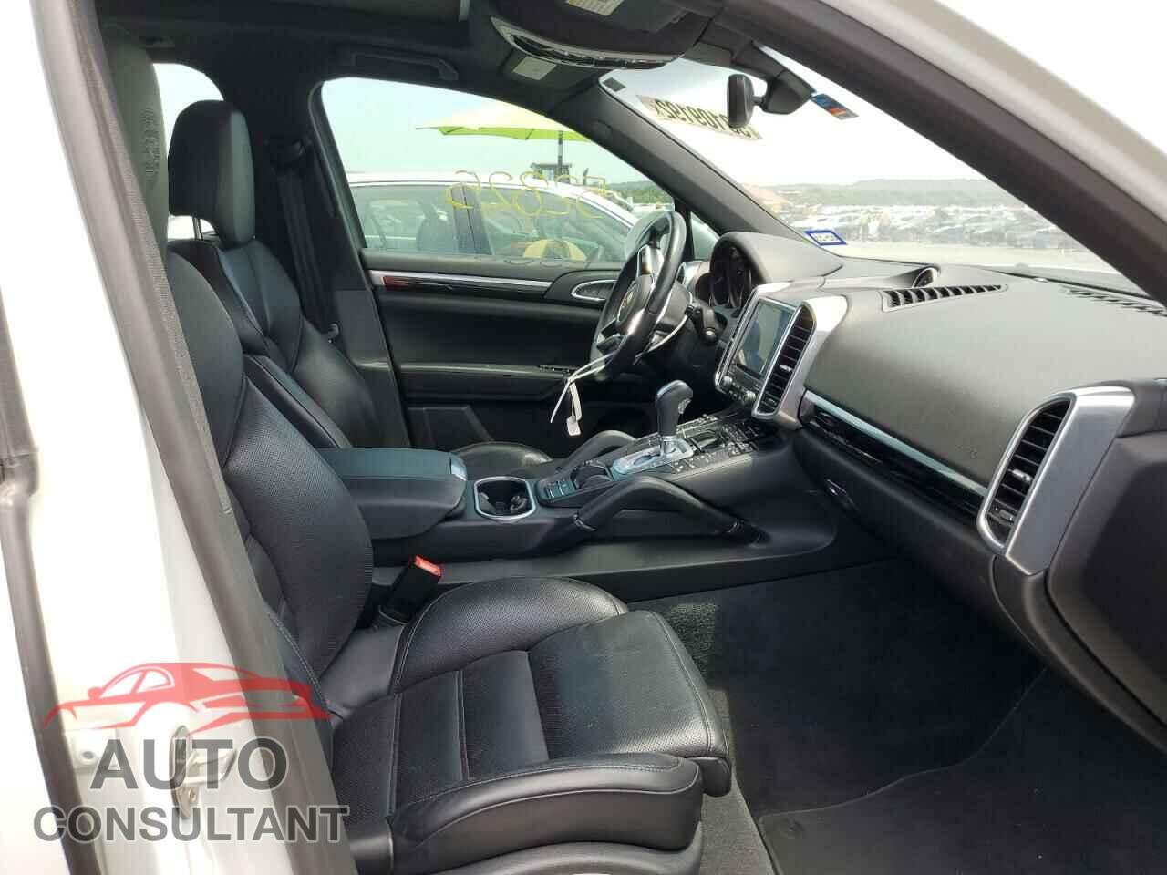 PORSCHE CAYENNE 2017 - WP1AA2A23HKA89770