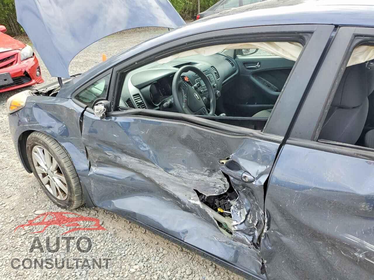 KIA FORTE 2015 - KNAFX4A68F5256301