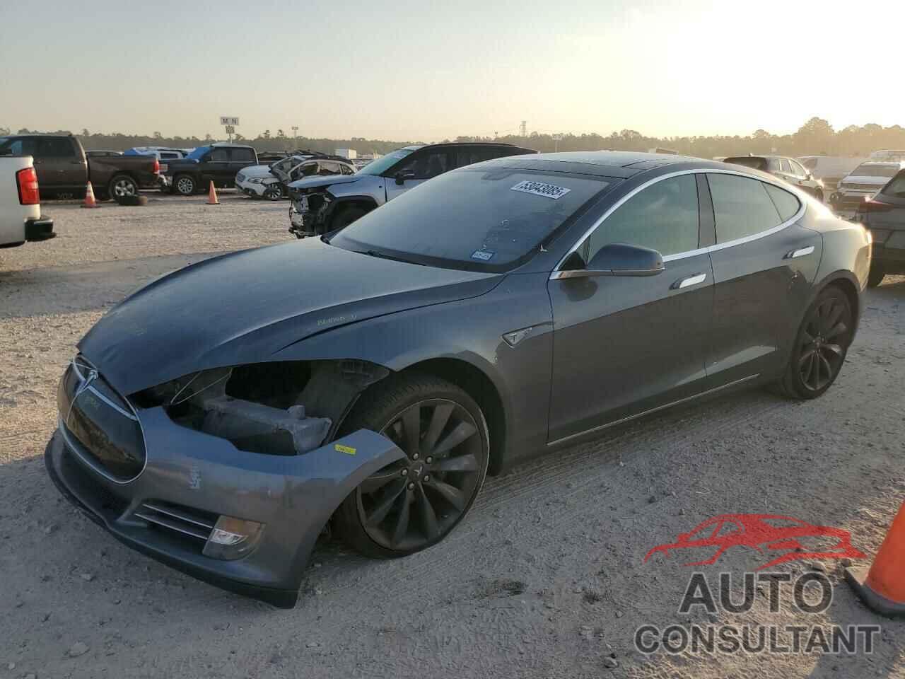 TESLA MODEL S 2013 - 5YJSA1CP6DFP13674