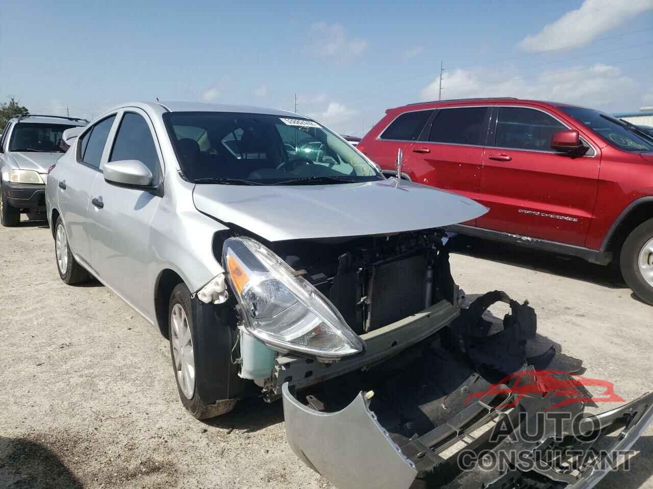 NISSAN VERSA 2019 - 3N1CN7AP3KL823176