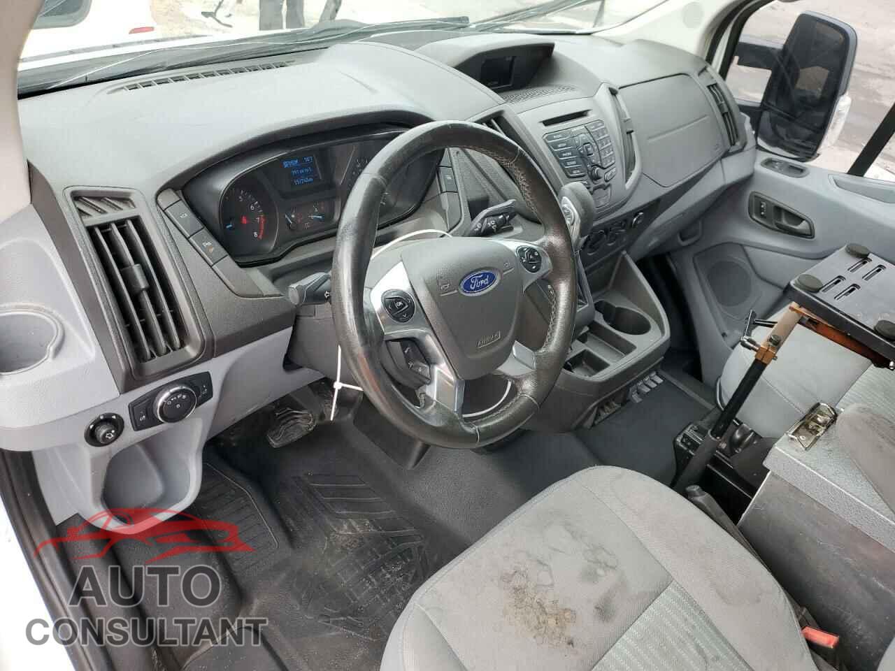 FORD TRANSIT 2017 - 1FTYR1YMXHKB37954