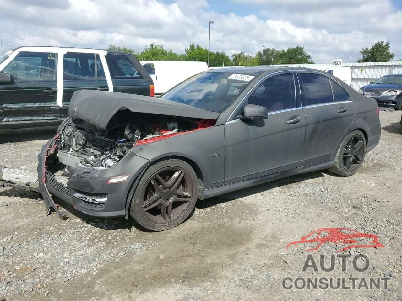 MERCEDES-BENZ C-CLASS 2012 - WDDGF4HB1CR219291