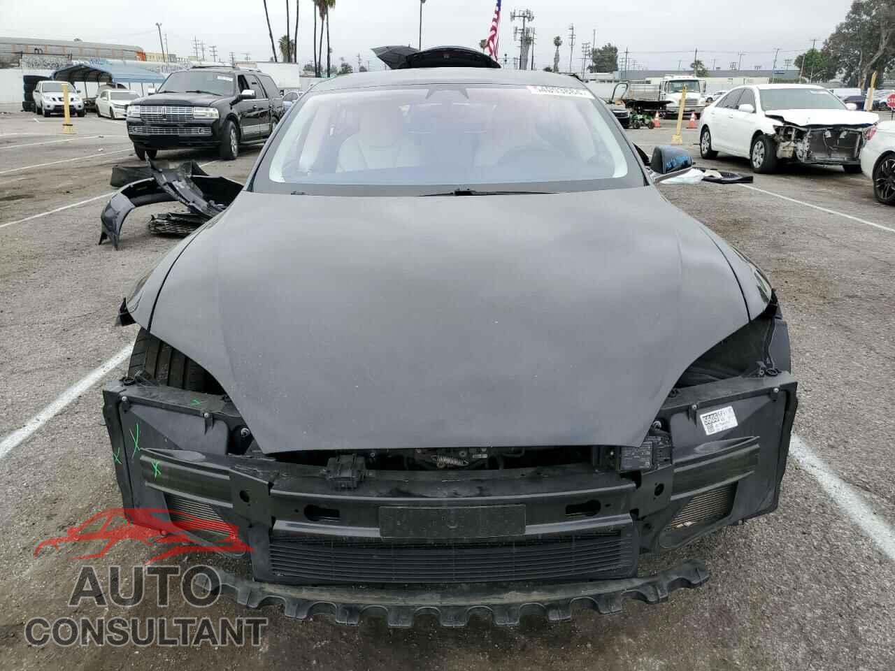 TESLA MODEL S 2019 - 5YJSA1E20KF302205