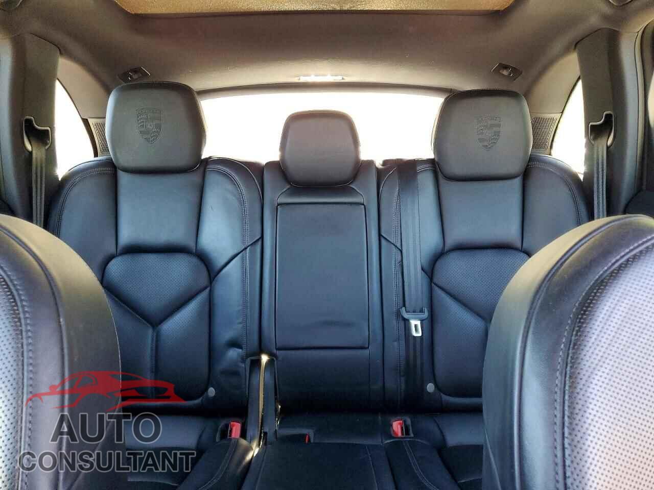 PORSCHE CAYENNE 2017 - WP1AA2A25HKA81511