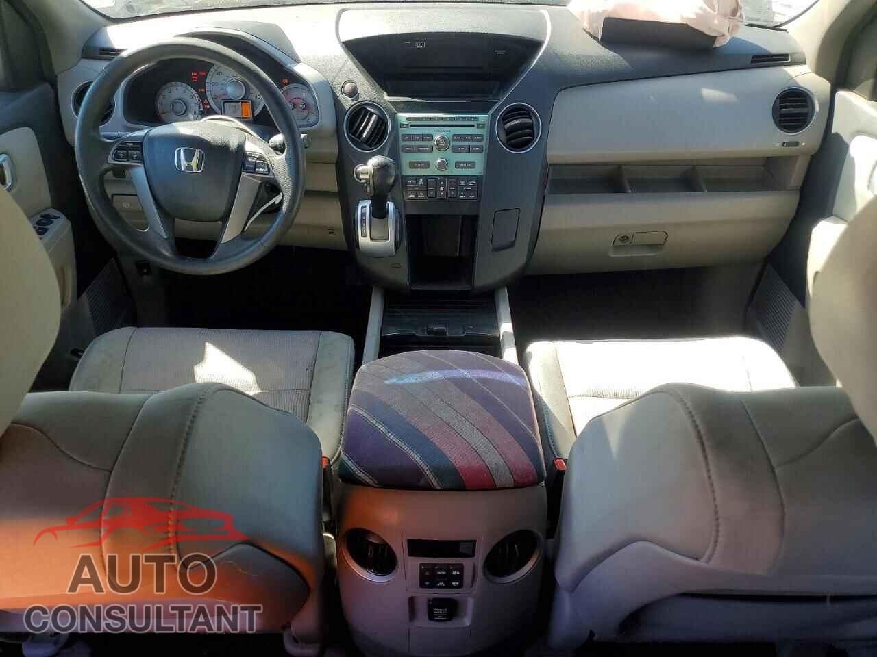 HONDA PILOT 2011 - 5FNYF4H45BB013900