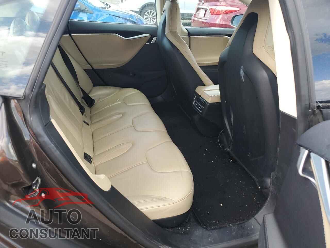 TESLA MODEL S 2013 - 5YJSA1DN4DFP06073