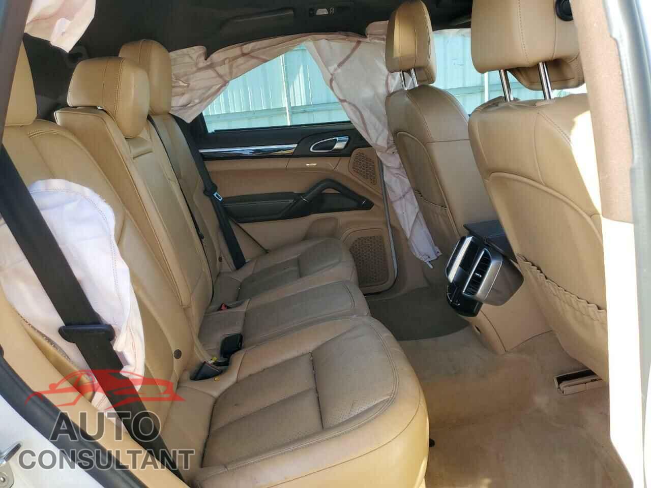 PORSCHE CAYENNE 2017 - WP1AA2A29HKA90731