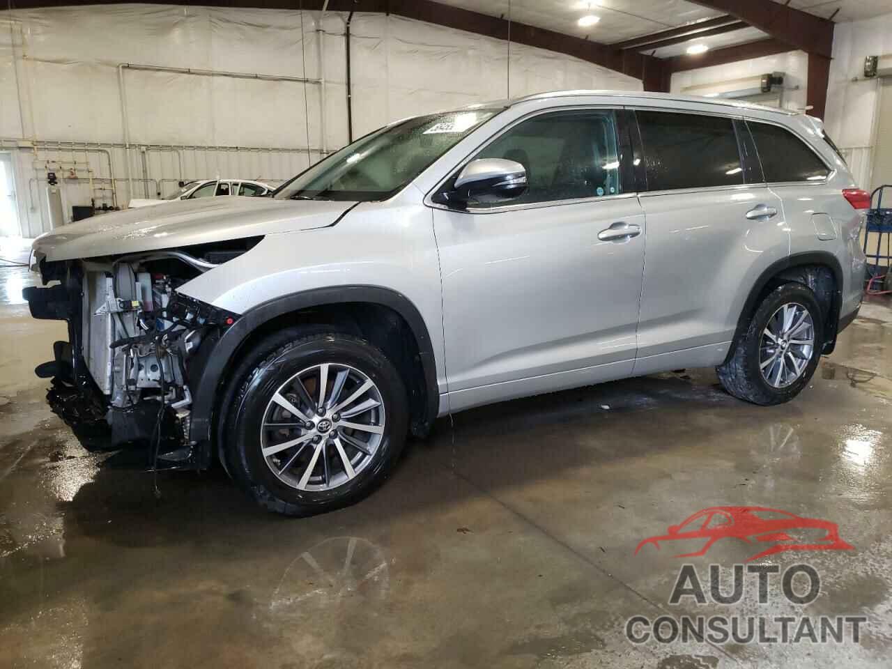 TOYOTA HIGHLANDER 2018 - 5TDJZRFH3JS817036