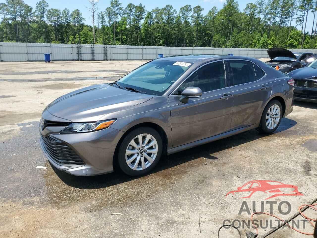 TOYOTA CAMRY 2018 - 4T1B11HK4JU514022