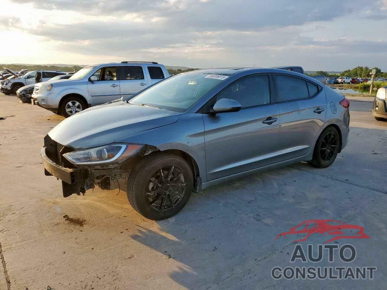 HYUNDAI ELANTRA 2018 - KMHD84LF9JU610437