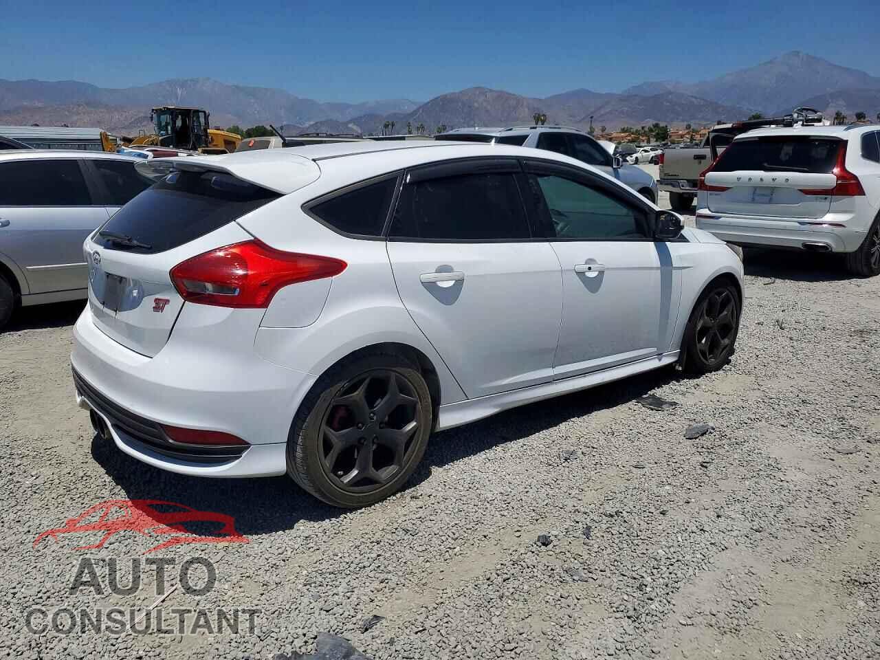 FORD FOCUS 2017 - 1FADP3L93HL245819