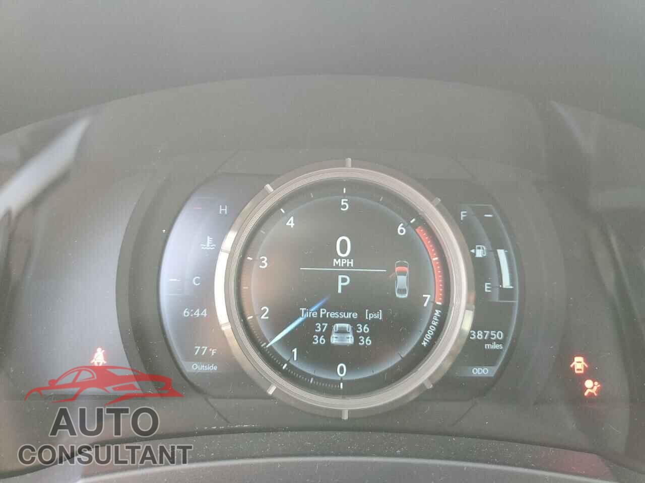 LEXUS IS 2017 - JTHBA1D20H5052412
