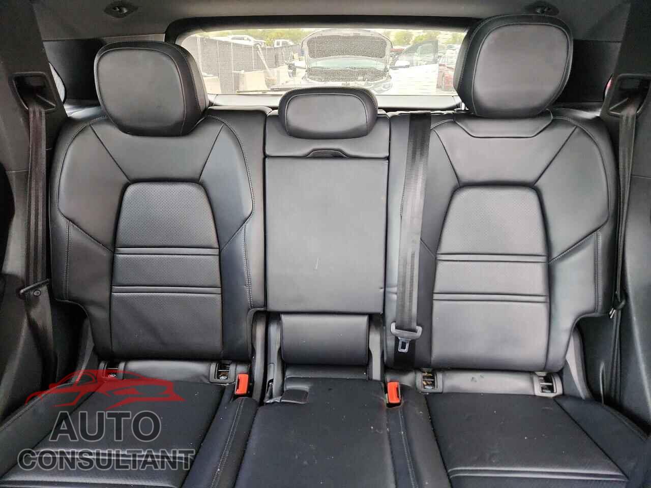 PORSCHE CAYENNE 2021 - WP1AA2AY0MDA04869