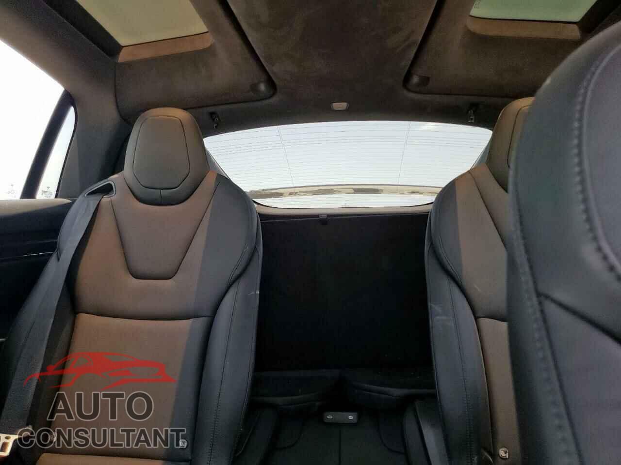 TESLA MODEL X 2023 - 7SAXCBE5XPF404833