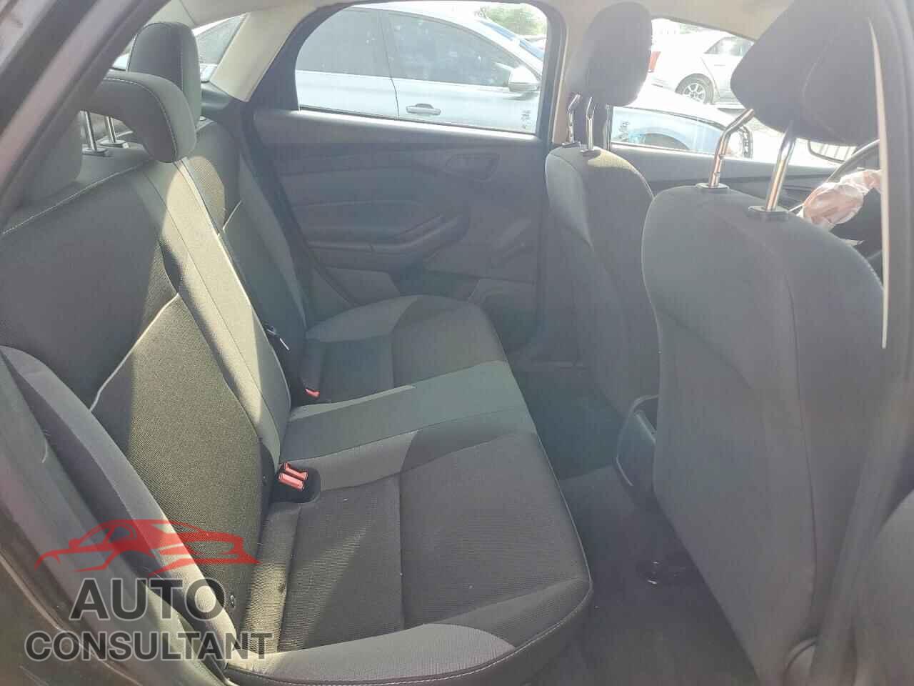 FORD FOCUS 2014 - 1FADP3E2XEL418585