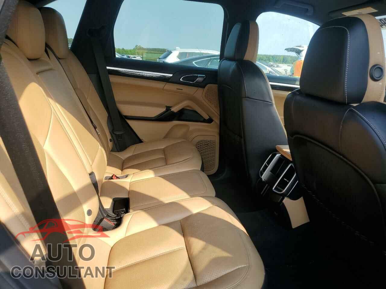 PORSCHE CAYENNE 2018 - WP1AA2A2XJKA05952