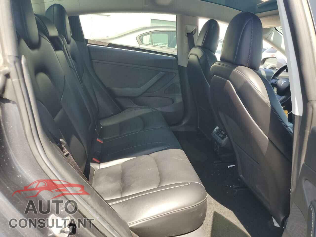 TESLA MODEL 3 2019 - 5YJ3E1EA2KF397530