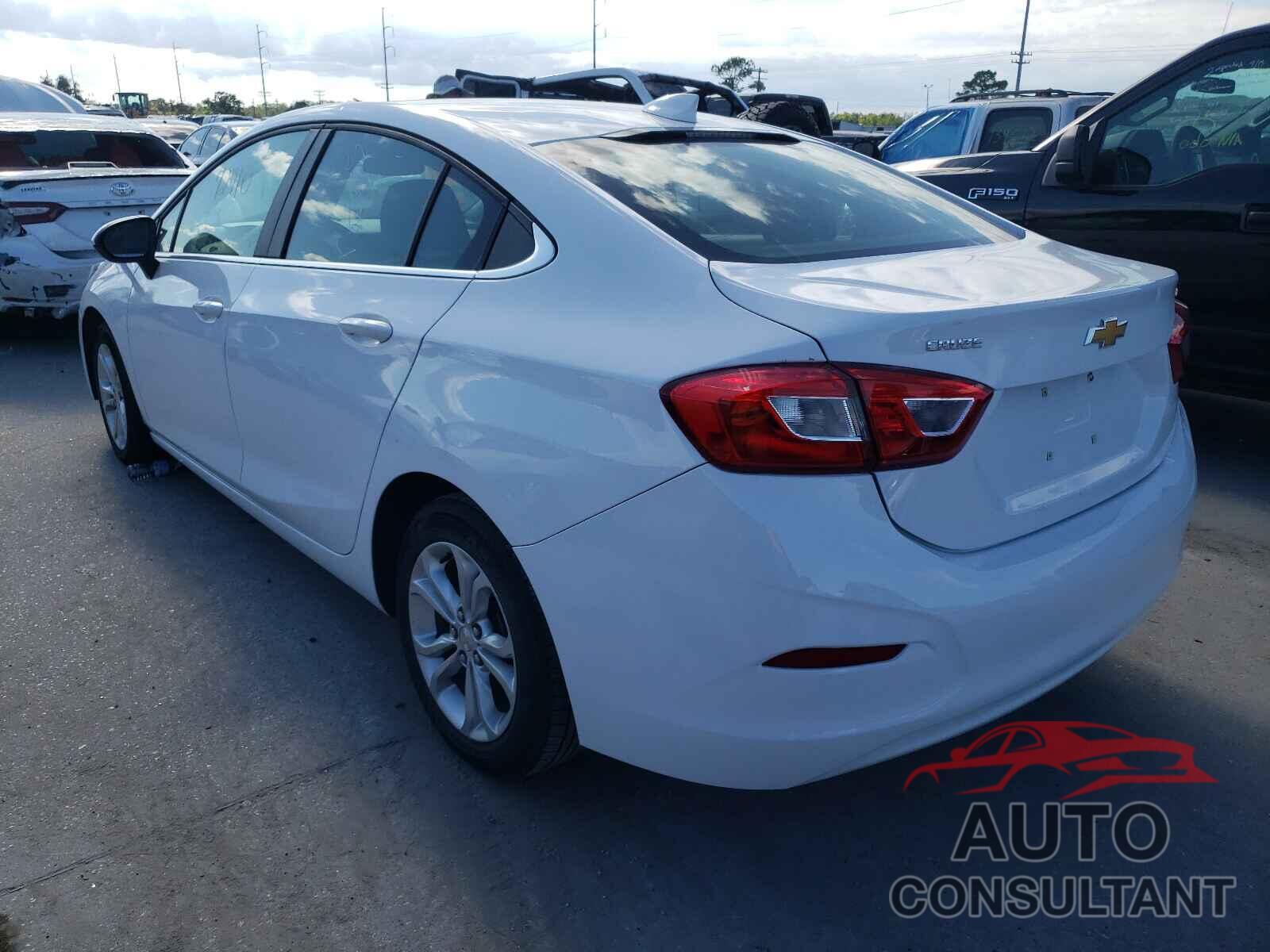 CHEVROLET CRUZE 2019 - 1G1BE5SM3K7146841