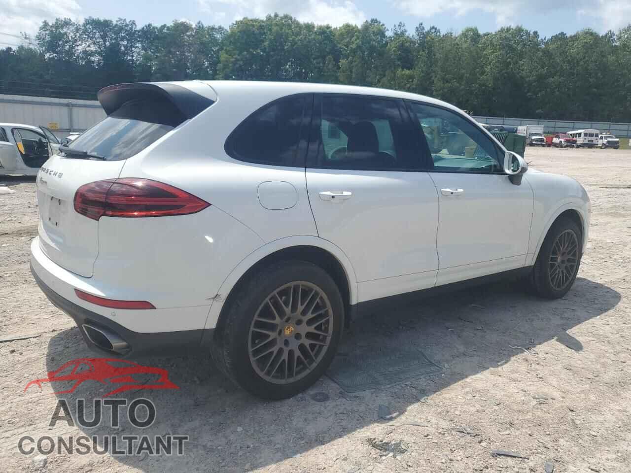 PORSCHE CAYENNE 2017 - WP1AA2A27HKA89979