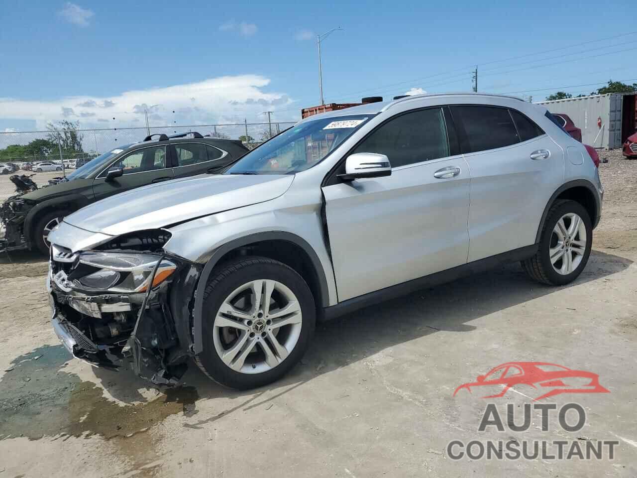 MERCEDES-BENZ GLA-CLASS 2019 - WDCTG4EBXKJ550520