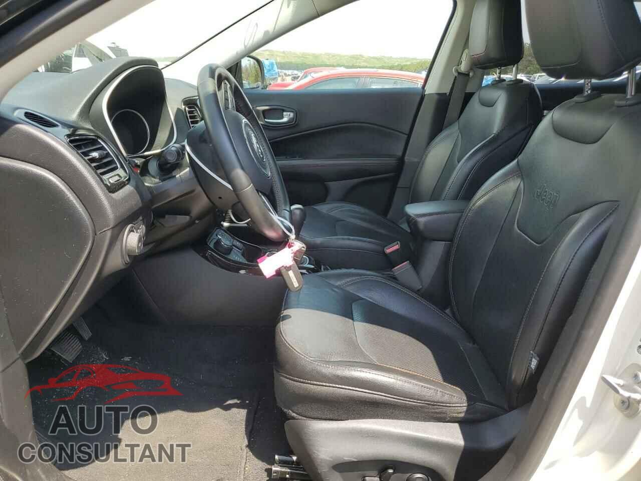JEEP COMPASS 2018 - 3C4NJDCB4JT401580