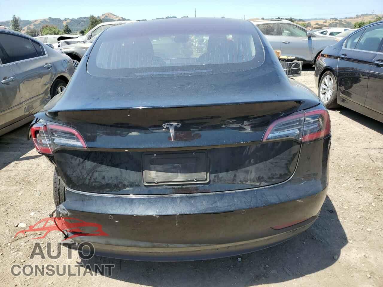 TESLA MODEL 3 2018 - 5YJ3E1EA0JF018684