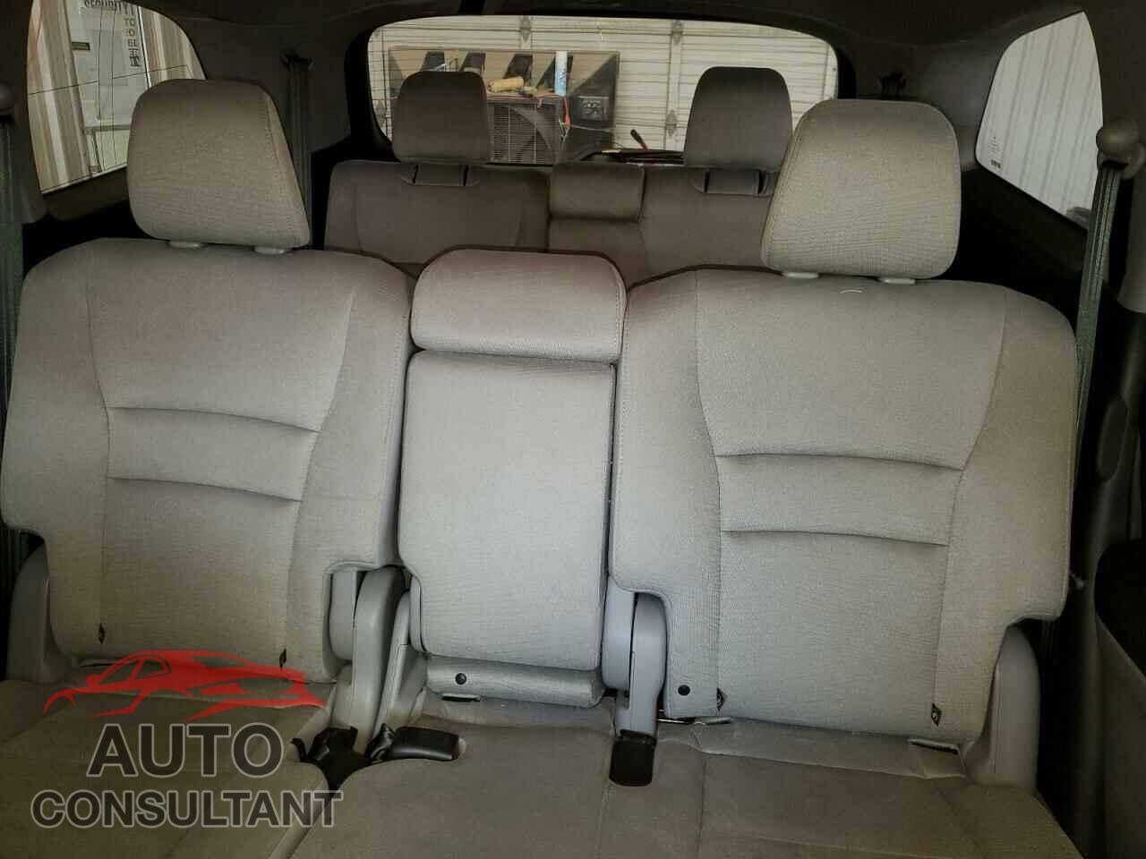 HONDA PILOT 2017 - 5FNYF5H38HB041230