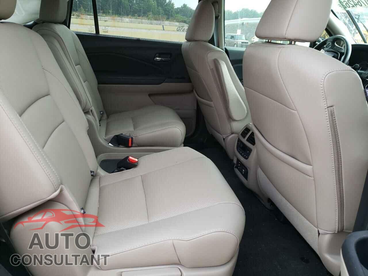 HONDA PILOT 2017 - 5FNYF6H04HB002355