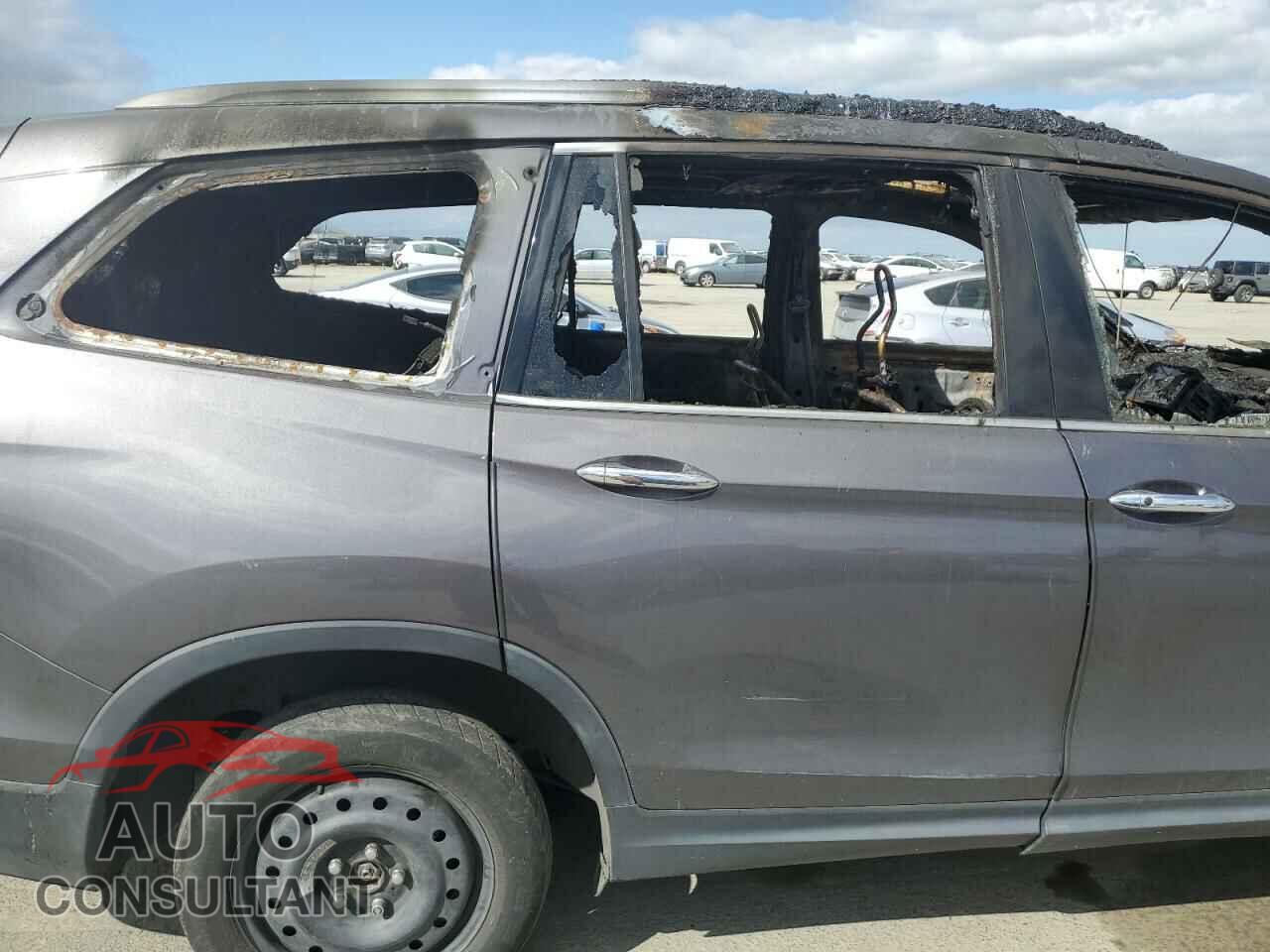 HONDA PILOT 2017 - 5FNYF6H93HB052002