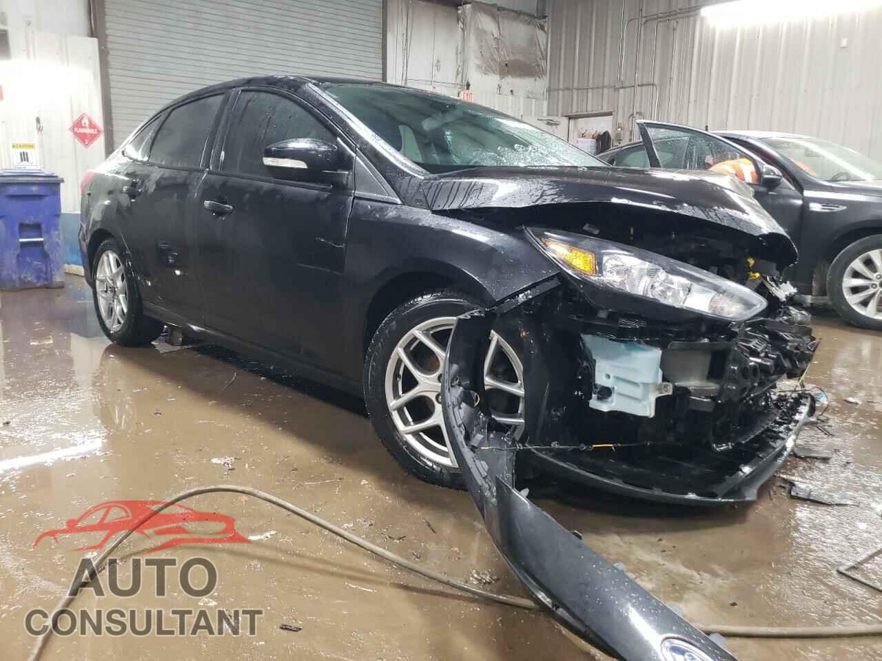 FORD FOCUS 2015 - 1FADP3F26FL305104