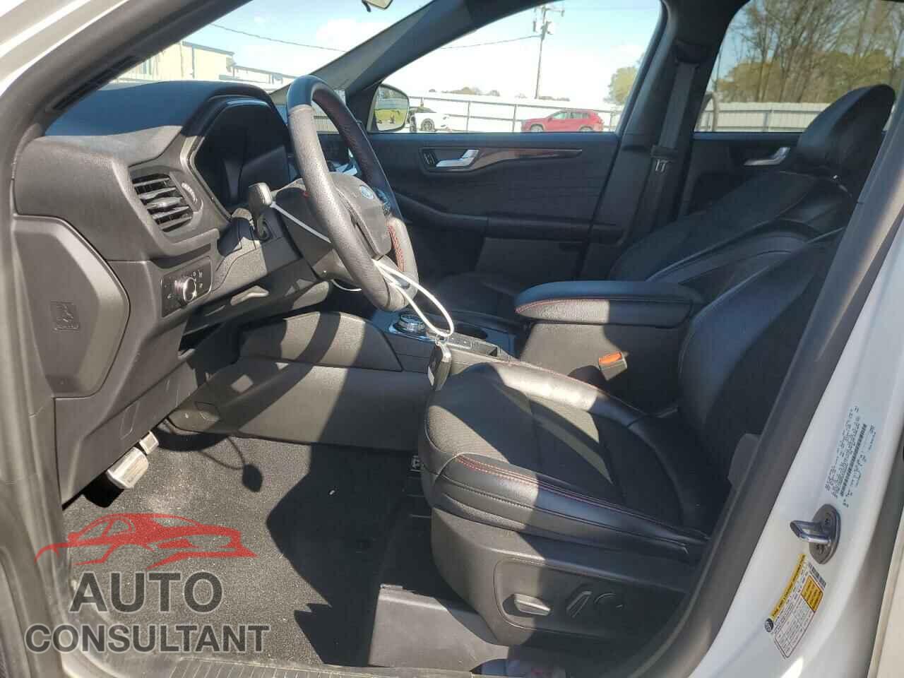 FORD ESCAPE ST 2023 - 1FMCU0MN0PUB42452