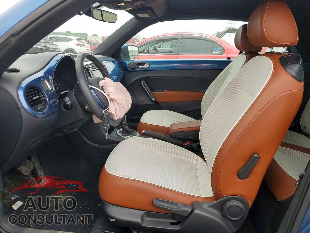 VOLKSWAGEN BEETLE 2017 - 3VW517AT7HM816357