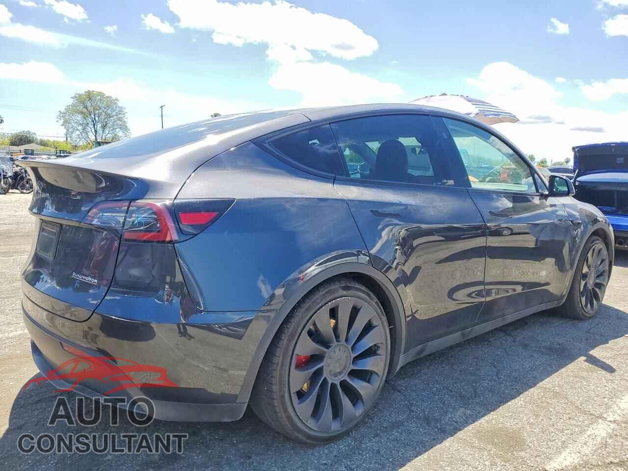 TESLA MODEL Y 2024 - 7SAYGDEF1RF094572