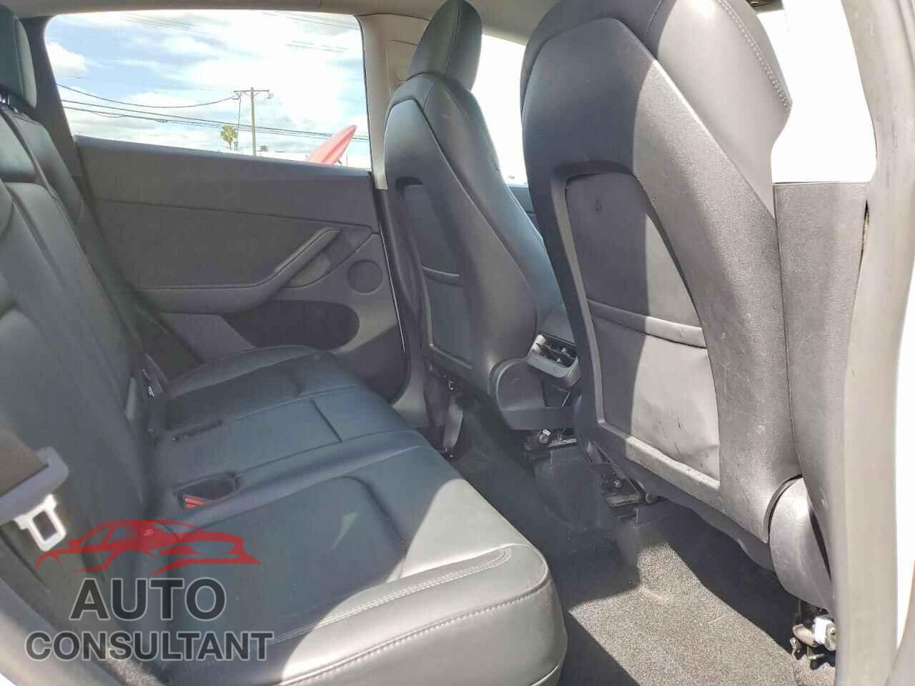TESLA MODEL Y 2024 - 7SAYGDEE7RA263546