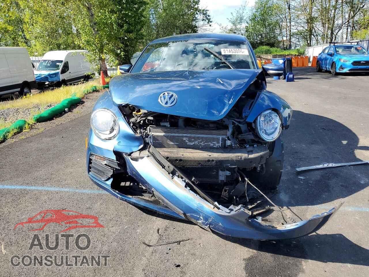 VOLKSWAGEN BEETLE 2019 - 3VWFD7AT7KM711983