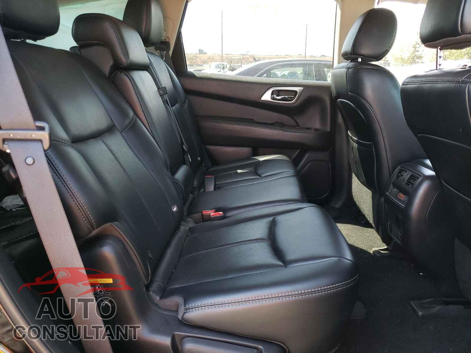 NISSAN PATHFINDER 2017 - 5N1DR2MN9HC679667