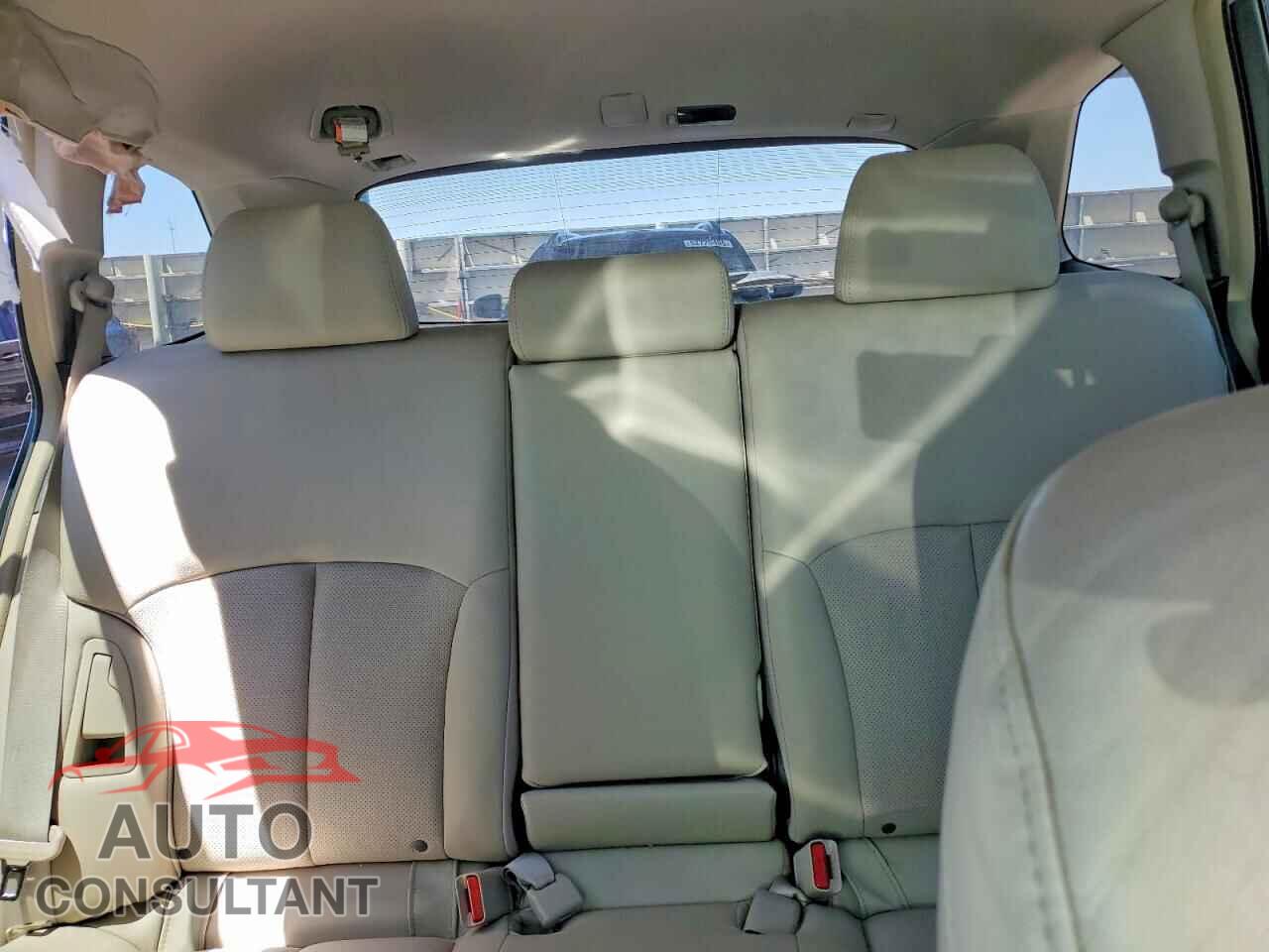 SUBARU OUTBACK 2013 - 4S4BRBLC8D3200544