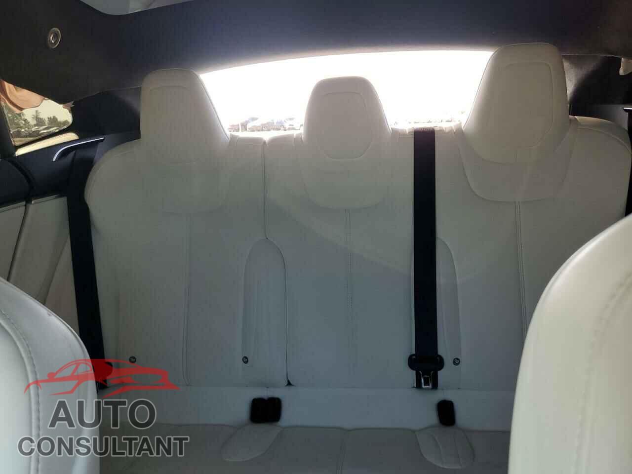 TESLA MODEL S 2017 - 5YJSA1E2XHF198749