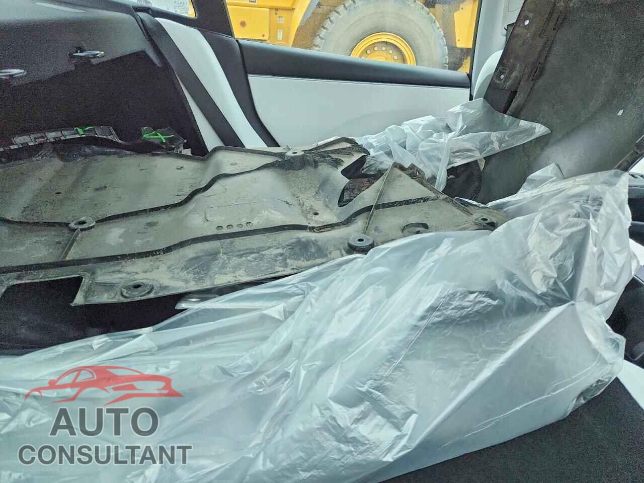 TESLA MODEL 3 2024 - LRW3E7FA8RC105935