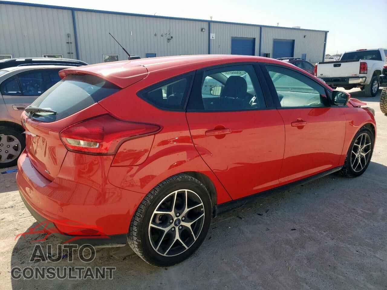 FORD FOCUS 2017 - 1FADP3M26HL264527