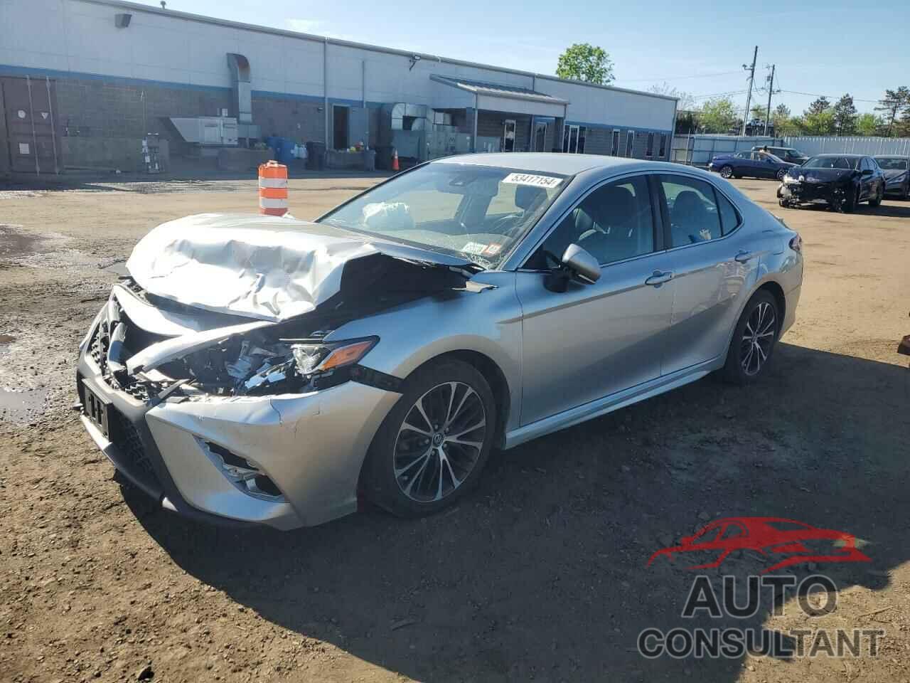 TOYOTA CAMRY 2018 - 4T1B11HK8JU569668