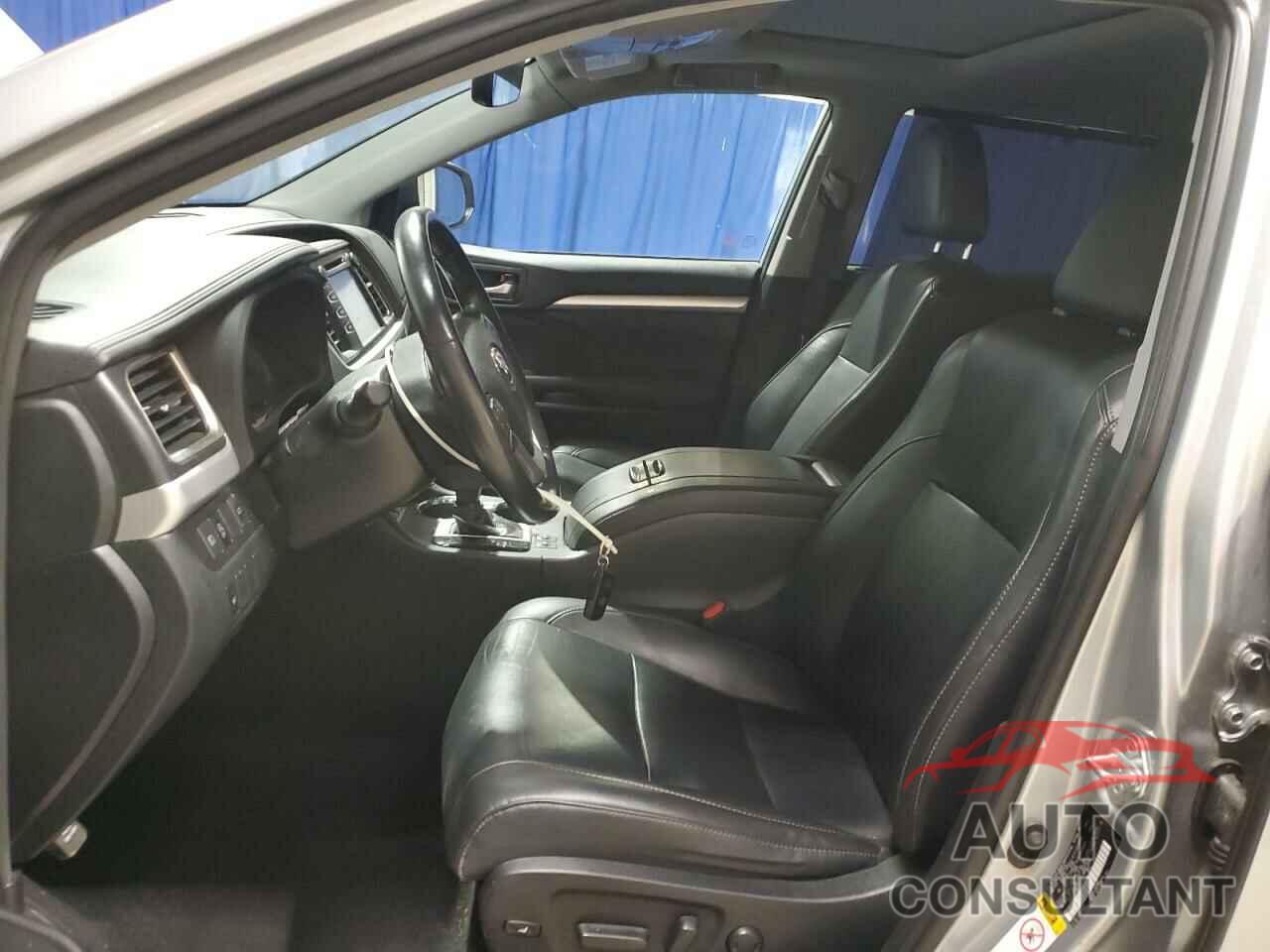 TOYOTA HIGHLANDER 2019 - 5TDJZRFH0KS628183